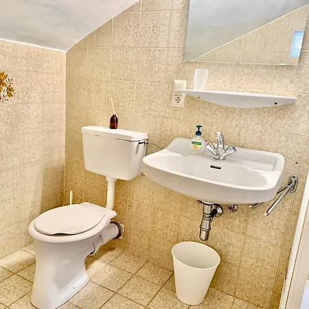 - View & Free Parking